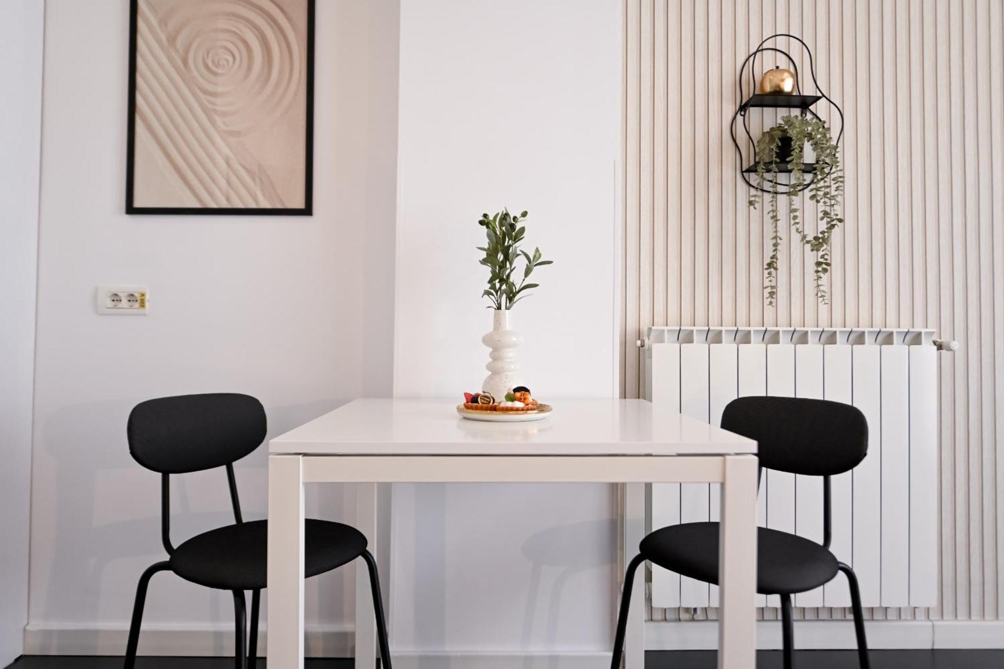 Urban Elegance - Stylish Central Accommodation Βουκουρέστι Εξωτερικό φωτογραφία