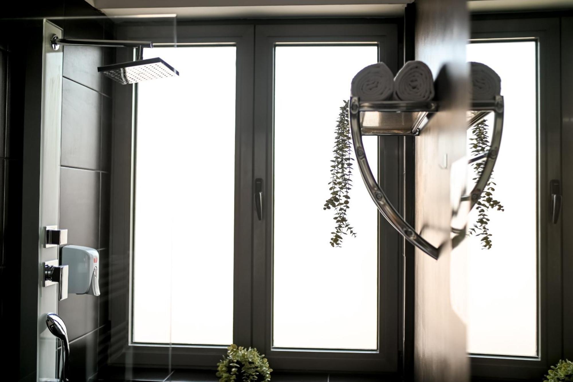 Urban Elegance - Stylish Central Accommodation Βουκουρέστι Δωμάτιο φωτογραφία